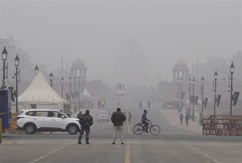 Delhi Air Pollution Update दिल्ली की प्रदूषित हवा में कोई सुधार नहीं