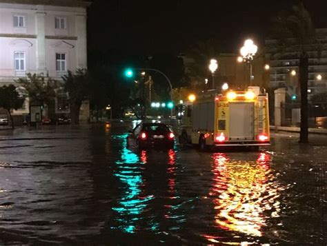 Los Efectos Del Aguacero En C Diz