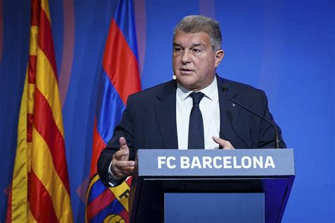 La asamblea del Barça respalda a Laporta que ataca a la caverna por