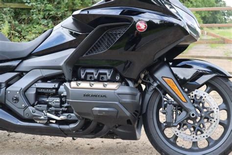 Honda Gold Wing Gl1800 Review Manual And Dct Bikes Ridden Visordown