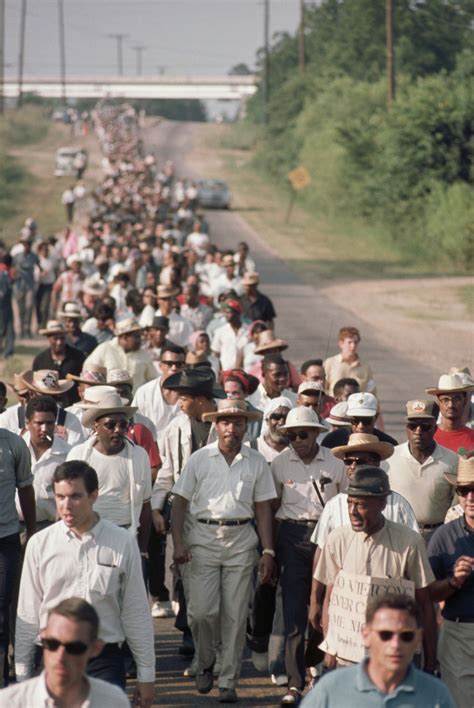 king-leading-march-in-mississippi - Martin Luther King Jr. Pictures ...