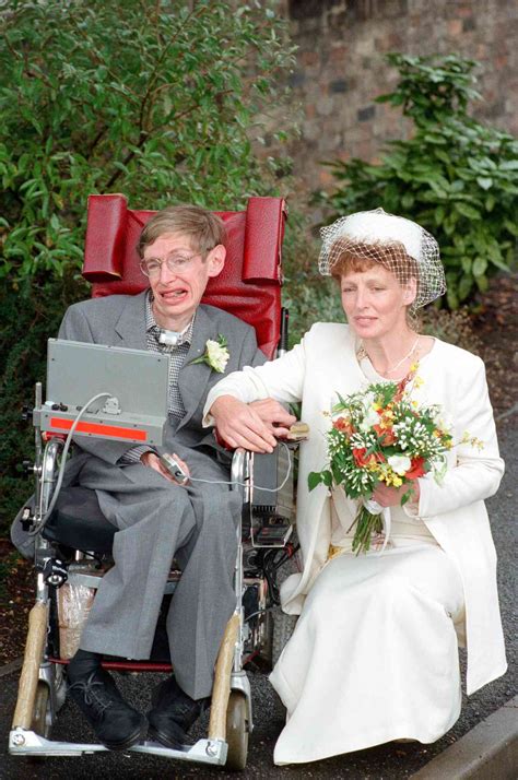 Stephen Hawking Dead: Life in Photos