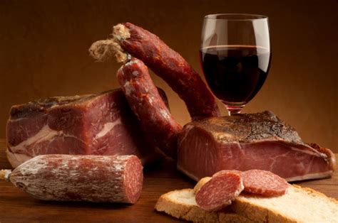 Etichette Allarmistiche Riguardanti La Salute Su Vino Salumi E Carni