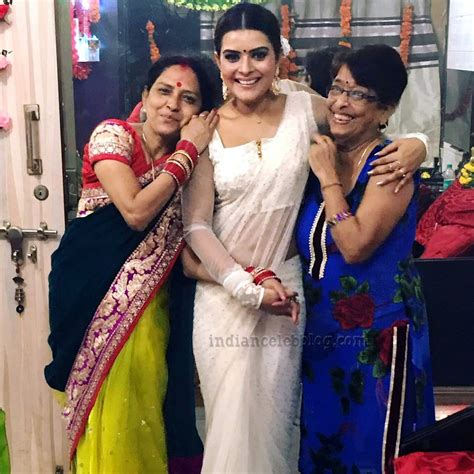 Shilpa Raizada Hindi TV Actress CTS Hot Saree Pics Starcelebblog
