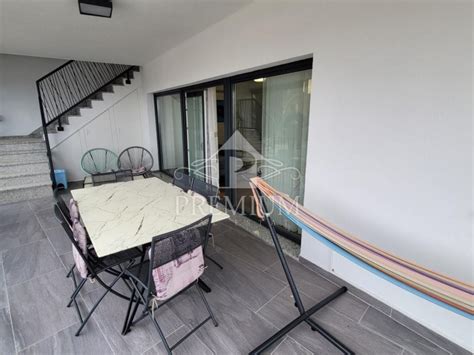 Penthouse Sa Krovnom Terasom Panoramski Pogled Gara A Prodaja