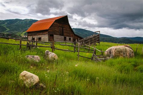 rustic barn out to pasture 4k HD Wallpaper