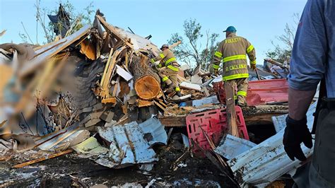 Un Tornado Arrasa Una Localidad En El Norte De Texas Y Mata A Tres Personas