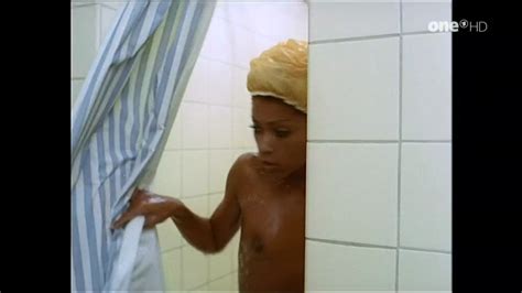 Naked Elfie Fiegert In Salto Mortale