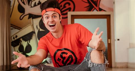 Quantos Inscritos O Enaldinho Tem - Conheça Enaldinho, youtuber que acumula 18,6 milhões de inscritos ...