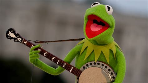 Kermit Playing Banjo