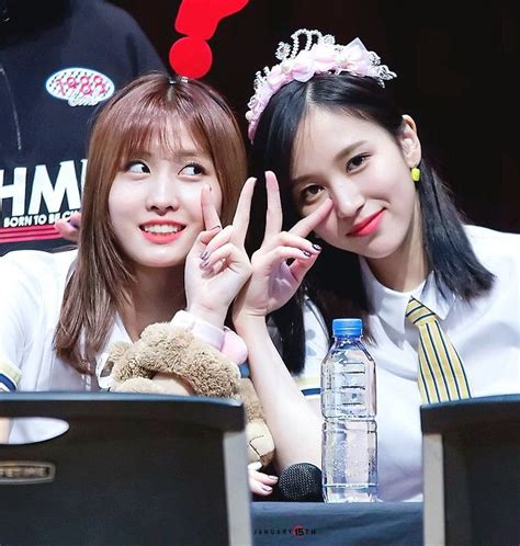 Twice Momo And Mina Once Kpop Mimo Mina Gay Girl Momo