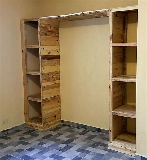 Craft Pallet Cabinet In Such A Way That It Looks Elegant Use Of Wood