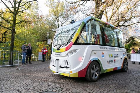 Guida Autonoma Primo Test Di Un Minibus Elettrico Senza Conducente A