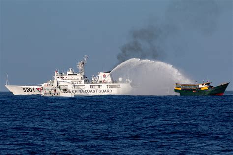 美日菲峰会今登场 将关切中国在南海行为 — 普通话主页