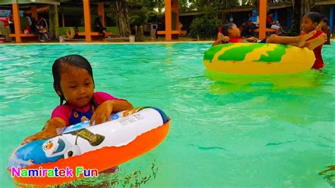 Balita Belajar Berenang Di Kolam Renang Anak Fun Kids Learn Swimming