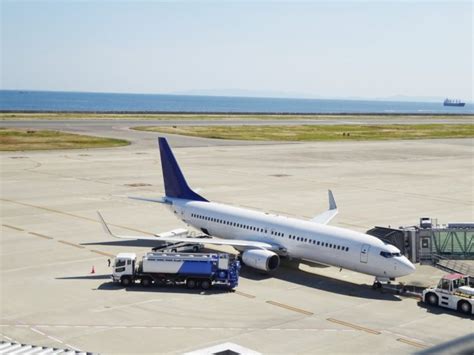 神戸空港で「キッズ制服着用体験」や「空港場内バスツアー」を楽しめるイベントが開催されるみたい。入場無料