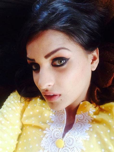 Online World Look Amazing Hot Punjabi Model Himanshi Khurana