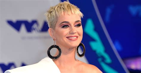 Katy Perrys Leaked Comeback Song Called A Flop By Fans As They Mock