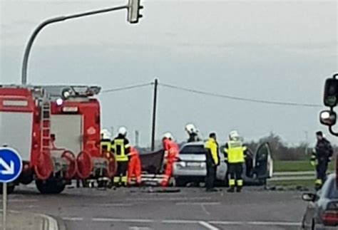 Zwei Verletzte Bei Unfall Auf Der B100 Du Bist Halle