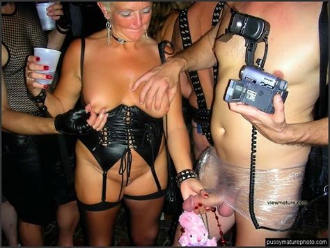 This Mature Babes Fully Naked On