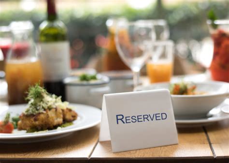 5 Tips for Making Restaurant Reservations - F and B Recipes