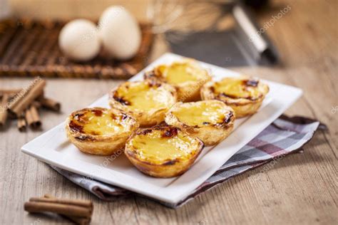 Tartas típicas portuguesas de natillas Pastel de Nata o Pastel de