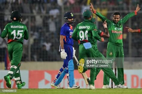 Shakib Al Hasan Bangladesh Photos And Premium High Res Pictures Getty