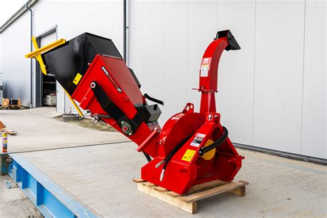 Rębak Tarczowy do Ciągnika RT-630R z Hydrauliczną Rolką Wciągającą