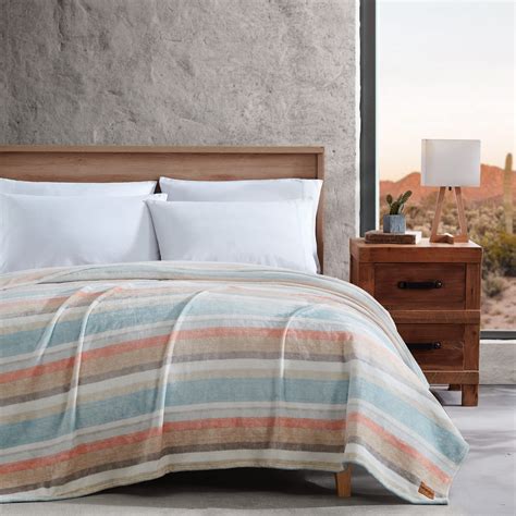 Wrangler - Queen Blanket, Ultra Soft Plush Fleece Blanket (Glen Canyon