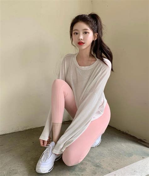 Nét đẹp thuần khiết của hot girl Hàn Quốc hút gần nửa triệu fans Báo Dân trí