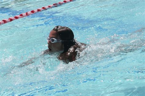 Cours de natation et d apprentissage à l eau Enfants dès 4 ans