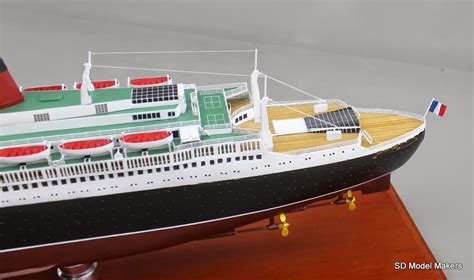 SD Model Makers: SS France (1961) 27.61" (1/450 scale) Model