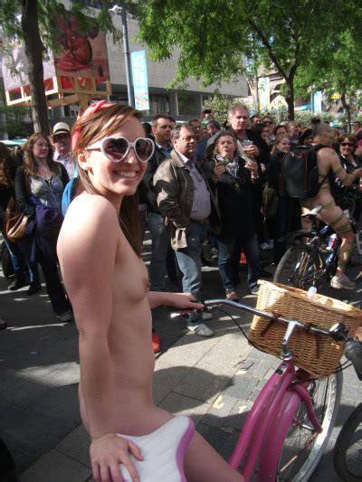 Emma Enjoying The London World Naked Bike Ride Tumbex