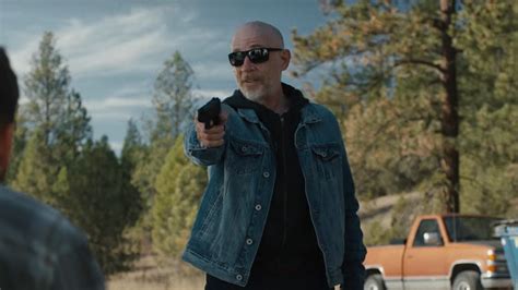 J K Simmons è un serial killer nel trailer di You Can t Run Forever