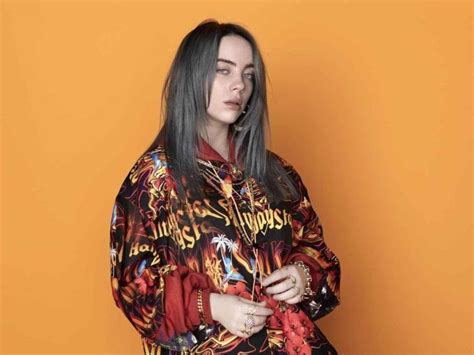 Billie Eilish obtiene orden de restricción