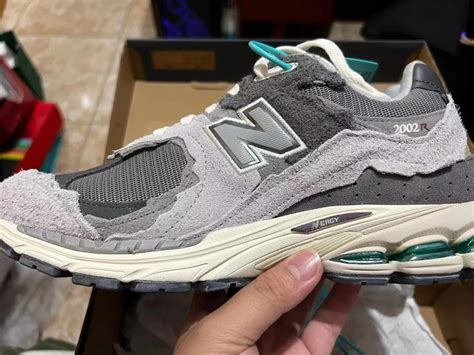 NB 2002R in hand pics,the fit size : r/Repsneakers