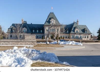 Aurora Ontario Canada April 22 2018 Stock Photo 1074971426 | Shutterstock