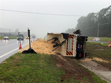 Colisão Entre Carreta E Caminhão Causa Interdição Na Rodovia Washington