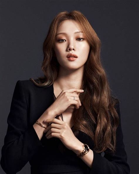 Bakal Jadi Dokter 10 Potret Lee Sung Kyung Yang Awet Muda Berumur 29