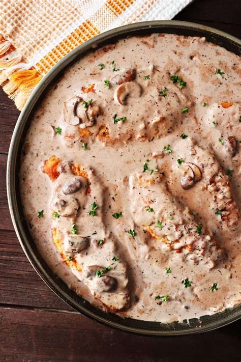 One Pan Smothered Chicken With Mushroom Gravy Simply Happenings