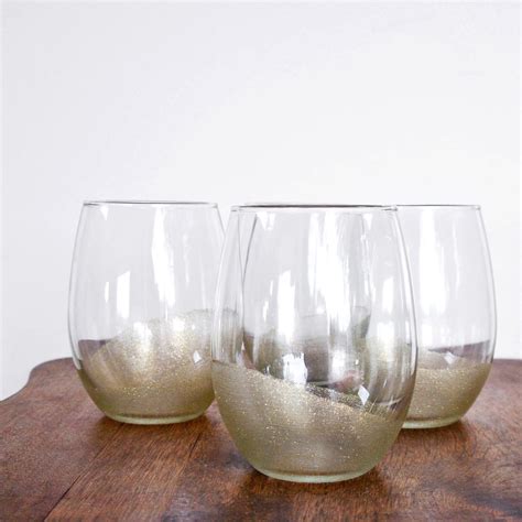 Painted Wine Glass Projects To Use At Diy Gifts