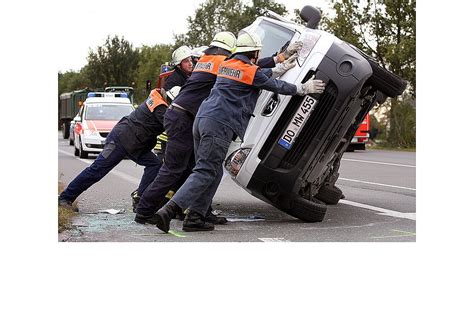 F Nf Verletzte Bei Unfall Auf B Nw De