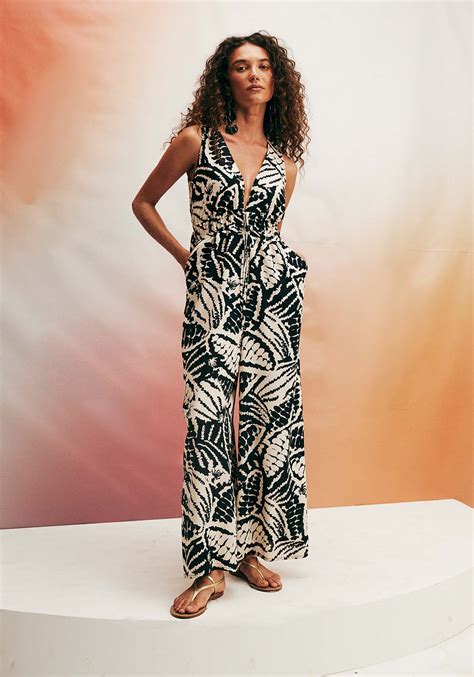 MACACAO DECOTE PROFUNDO CaCay Carioca Brasileira E Latina