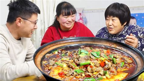 【陕北霞姐】婆婆爱吃牛肉，霞姐买8斤炖一锅五香牛肉，软烂入味，公公说猛香了！ Youtube