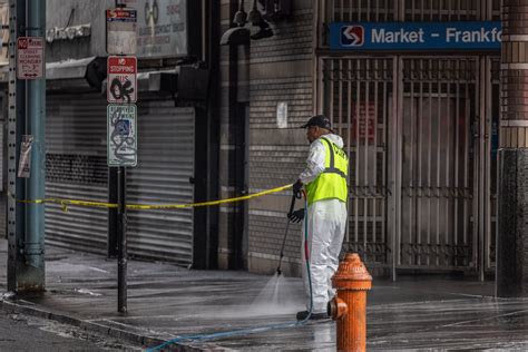 Philly officials clear out encampments in Kensington - WHYY