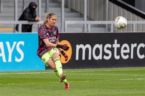 Arsenal Women retain Australian keeper Lydia Williams - SheKicks