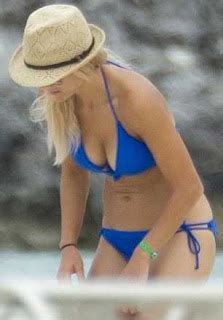 Retro Bikini Elin Nordegren Flaunt Blue Soft Bikini At Bahamas 10