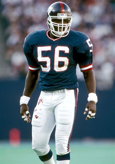 Download Lawrence Taylor Football Player Vintage Wallpaper