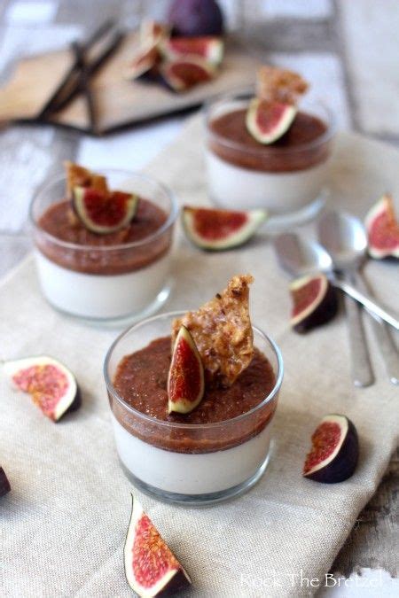 Panna cotta au lait damandes compotée de figues fraîches à la vanille