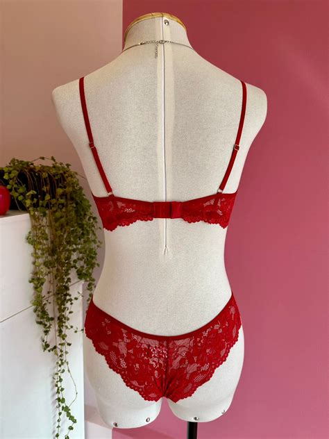 Conjunto Libra Vermelho Lingerie E Sexshop Descubra O Poder Da